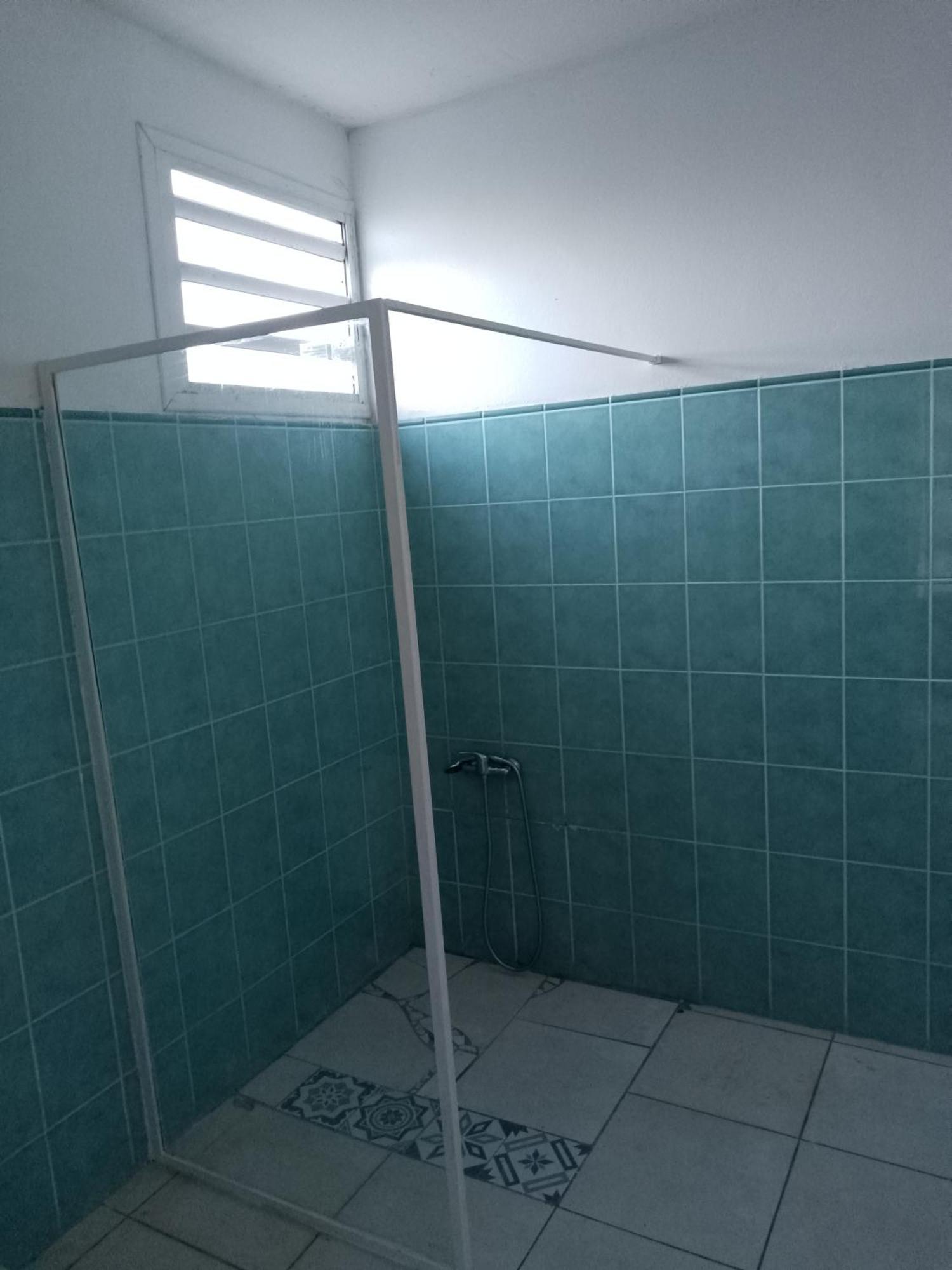 Bel appartement à Damencourt Le Moule Esterno foto